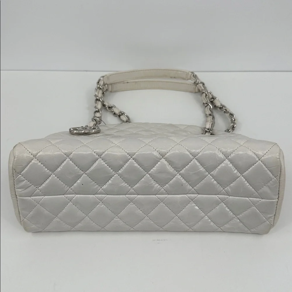 Authenticated CHANEL Mademoiselle Shoulder Chain Bag- White/Silver - Picture 13 of 17